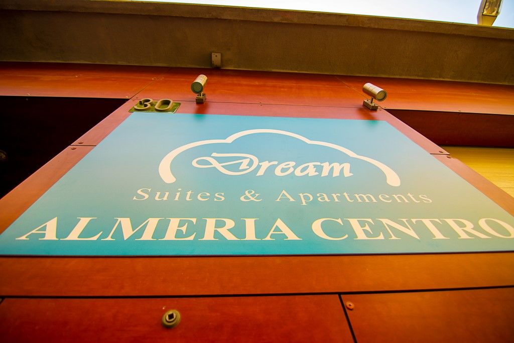 Dream Suites And Apartments Almeria Centro ภายนอก รูปภาพ