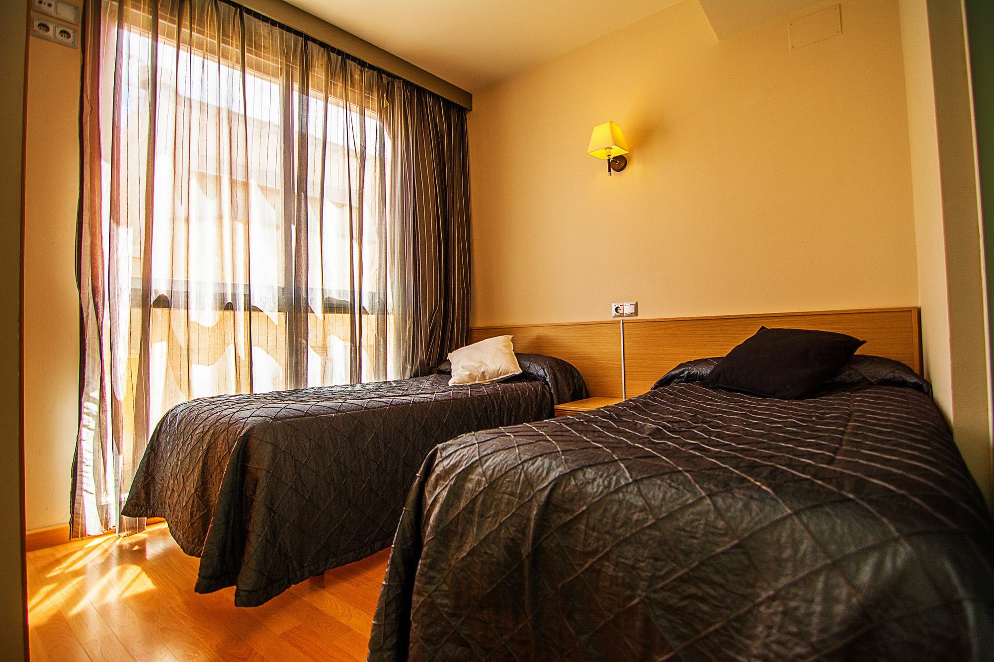 Dream Suites And Apartments Almeria Centro ภายนอก รูปภาพ